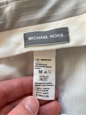 Michael Kors Men's Trousers in Light Gray 38 x 32

Slim fitting